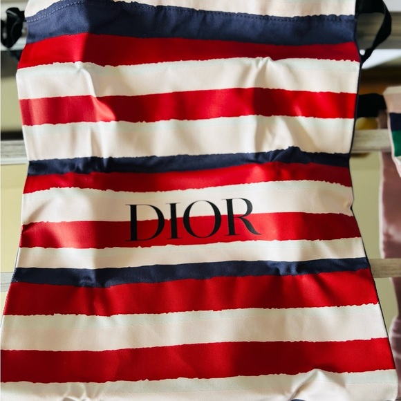 Dior very rare Novelty Skincare Set with Multicolor Pouches. - Picture 5 of 6